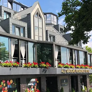 Seasons Design - Free Parking Otel